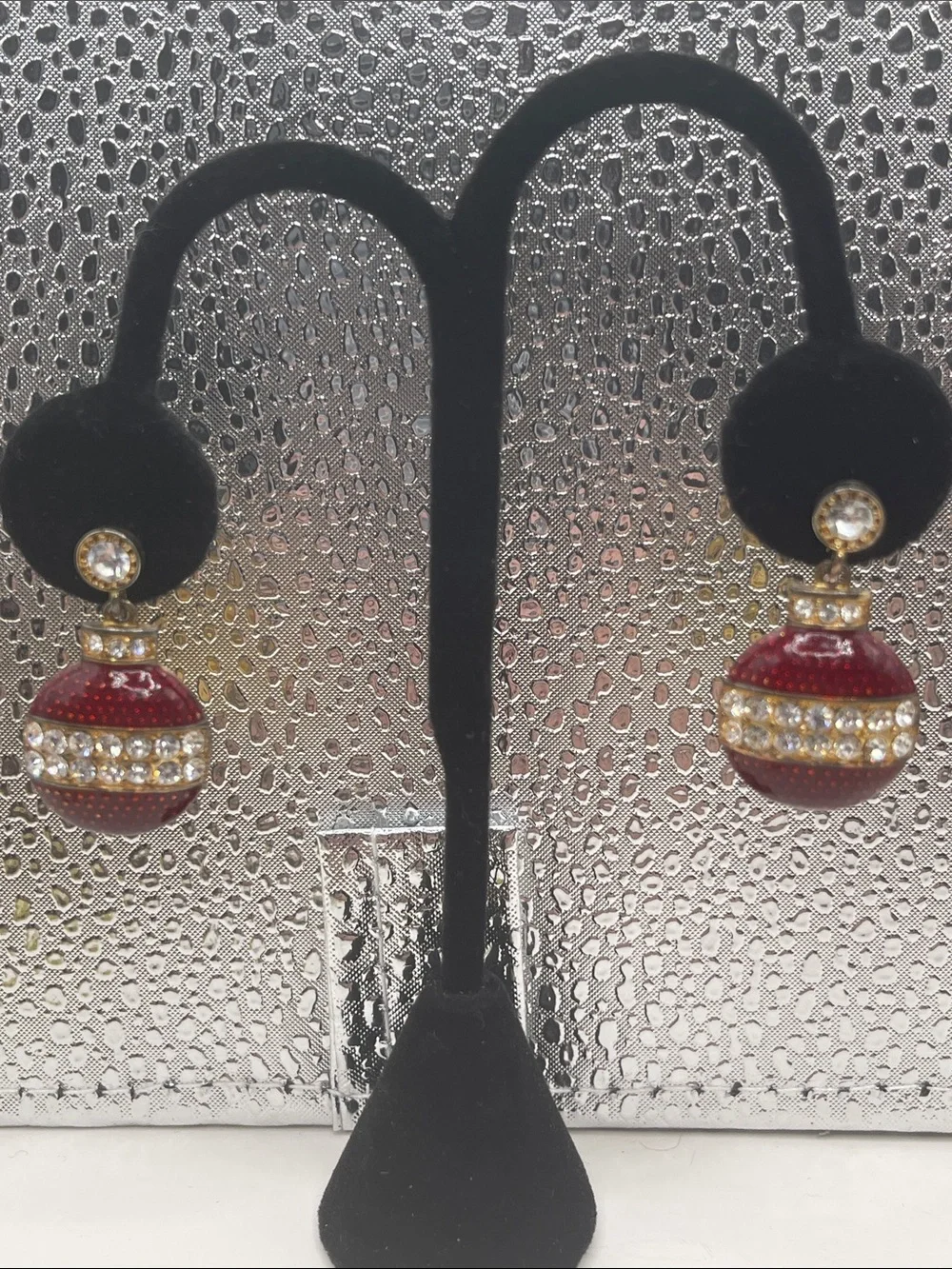 07.08.26-1 Eisenberg Ice Vintage Ornament Earrings in Red 😱